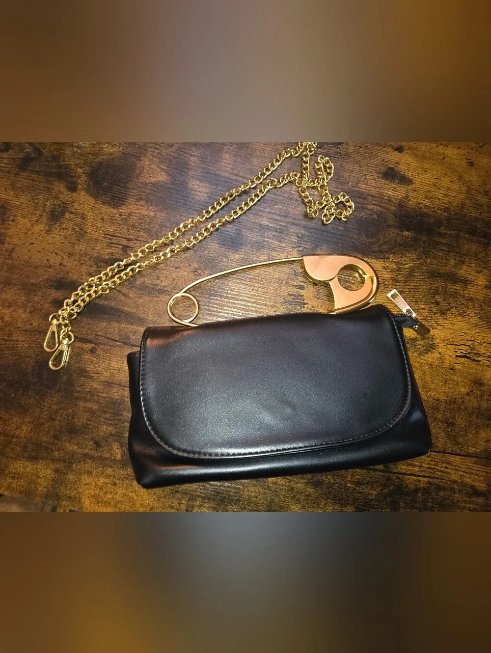 None black clutch